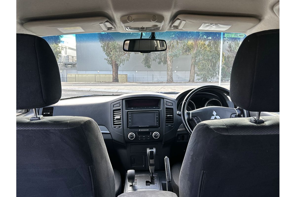 2010 Mitsubishi Pajero GLX NT