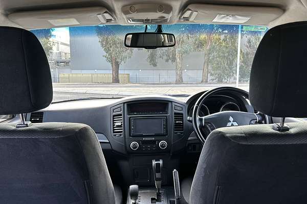 2010 Mitsubishi Pajero GLX NT