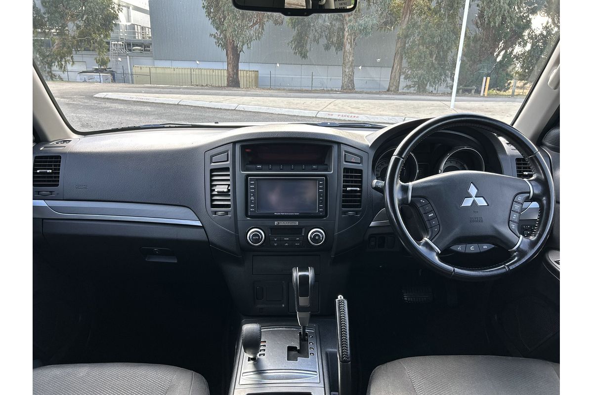 2010 Mitsubishi Pajero GLX NT