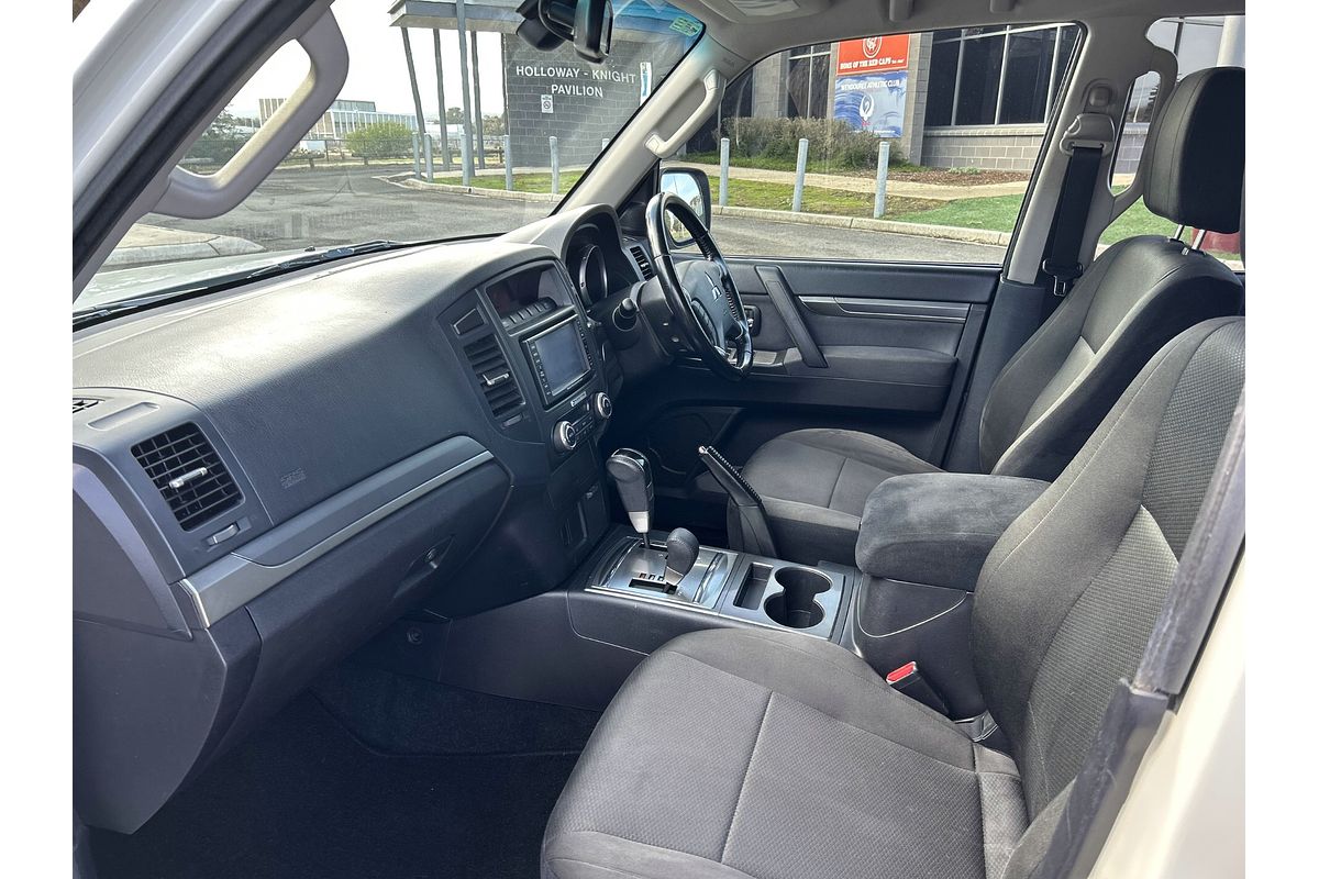 2010 Mitsubishi Pajero GLX NT