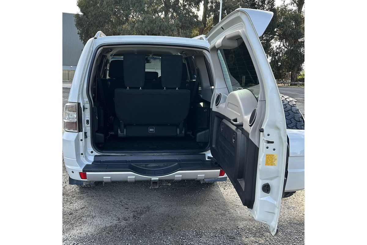 2010 Mitsubishi Pajero GLX NT