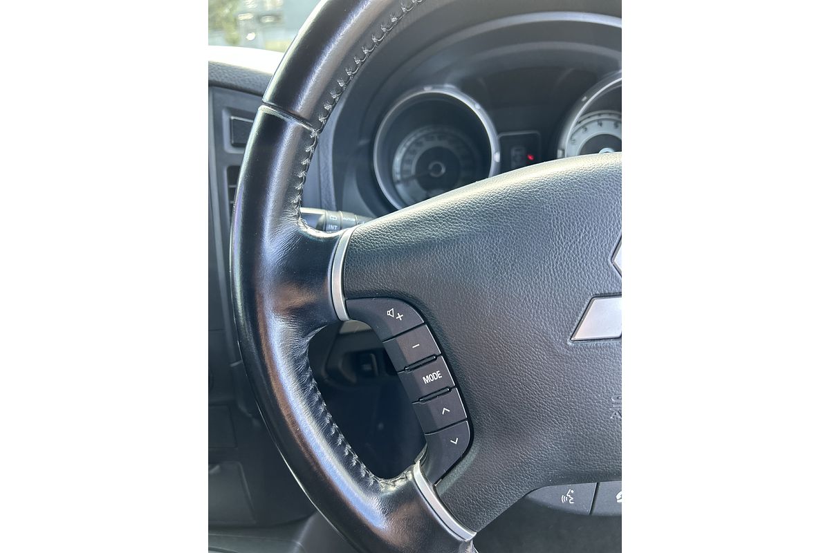 2010 Mitsubishi Pajero GLX NT