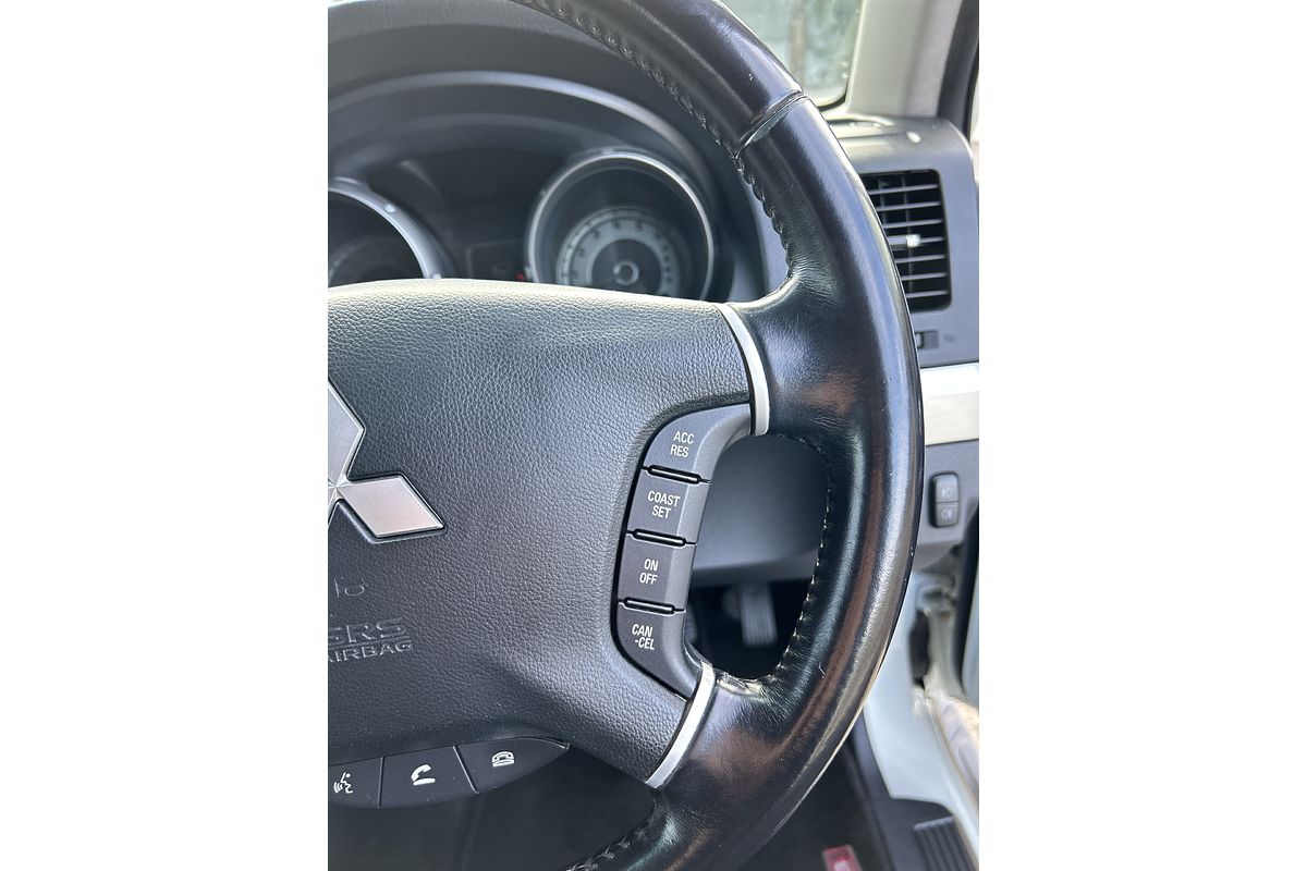 2010 Mitsubishi Pajero GLX NT
