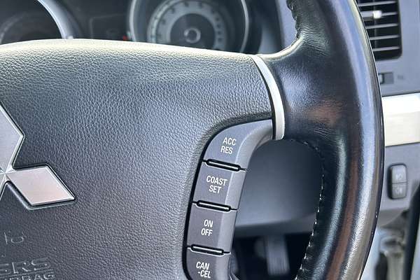 2010 Mitsubishi Pajero GLX NT