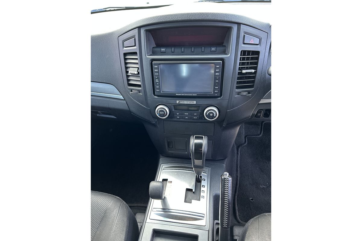 2010 Mitsubishi Pajero GLX NT
