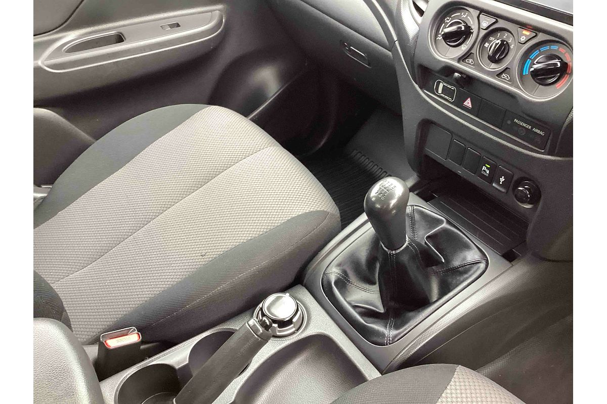 2020 Mitsubishi Triton GLX MR 4X4