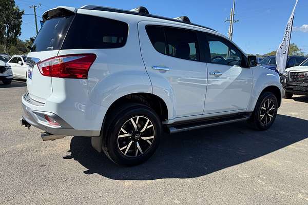 2021 Isuzu MU-X LS-T