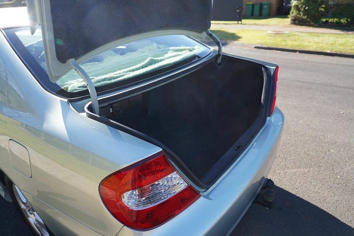2003 Toyota Camry Azura MCV36R