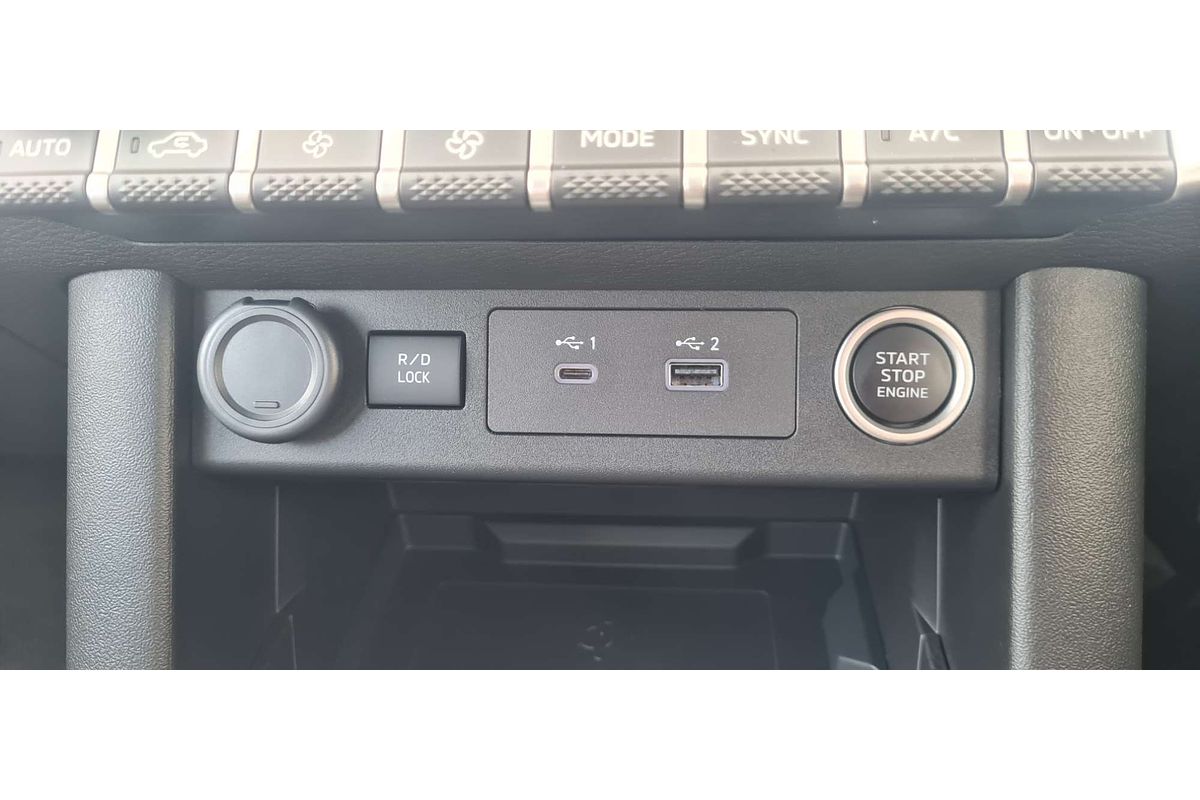 2025 Mitsubishi Triton GSR MV 4X4