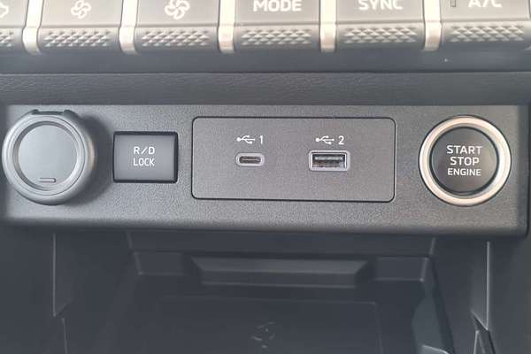 2025 Mitsubishi Triton GSR MV 4X4