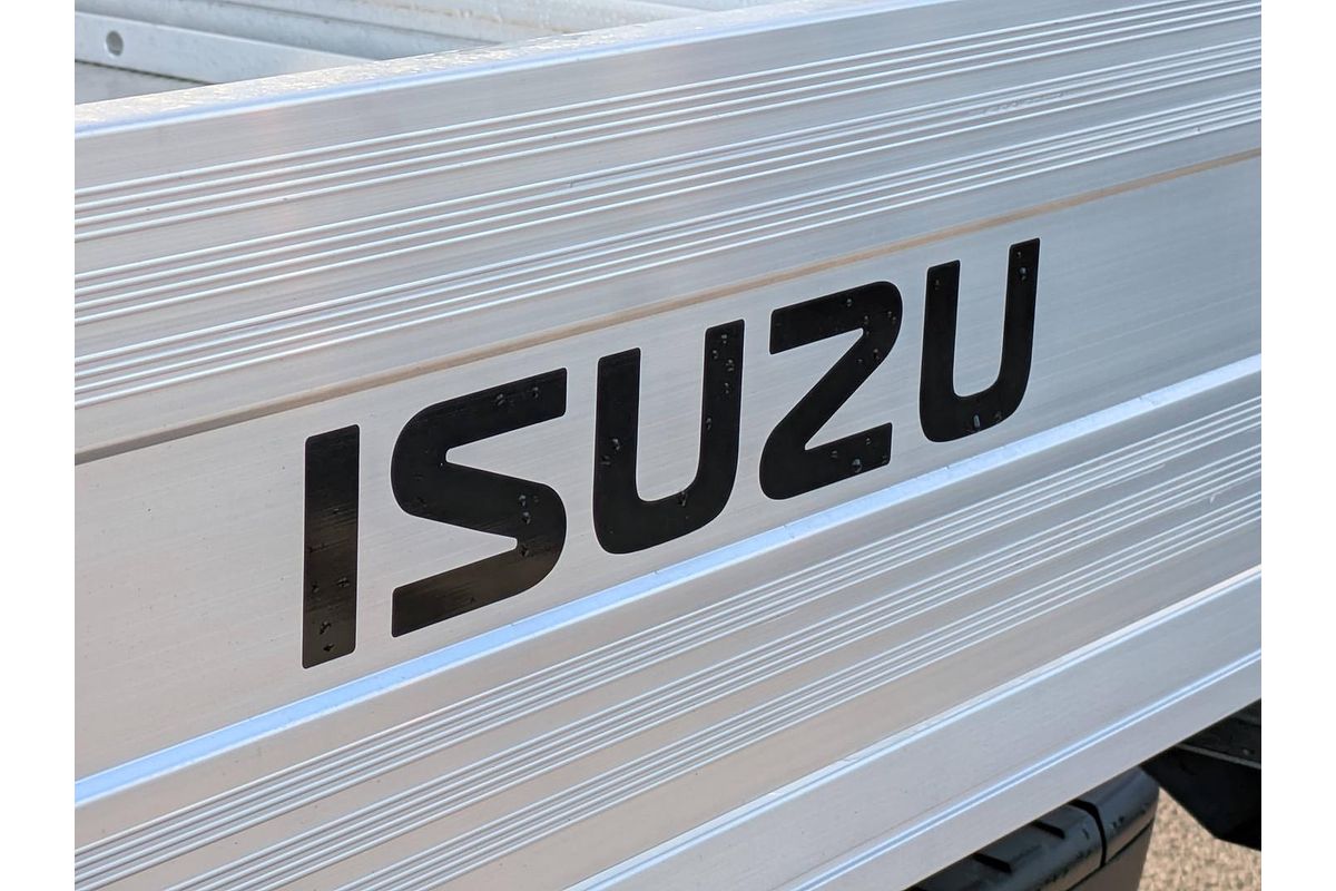 2025 Isuzu D-MAX SX 4X4