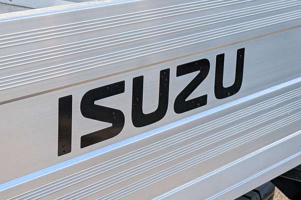 2025 Isuzu D-MAX SX 4X4