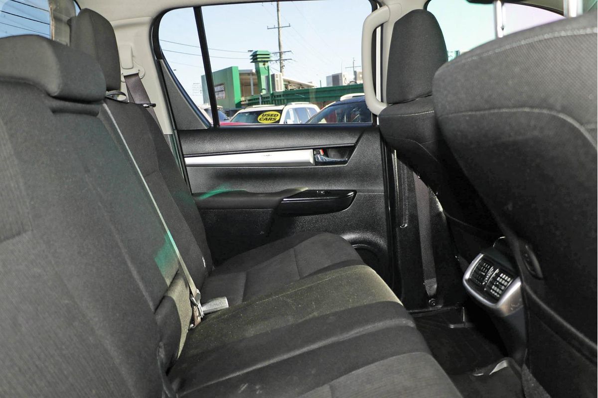 2020 Toyota Hilux SR5 GUN126R 4X4