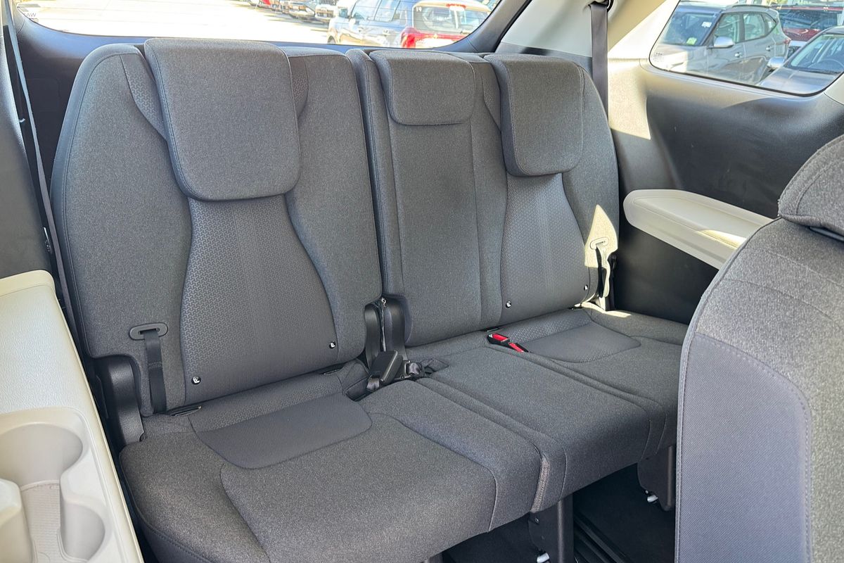 2023 Kia Carnival S KA4