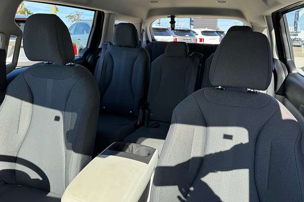 2023 Kia Carnival S KA4