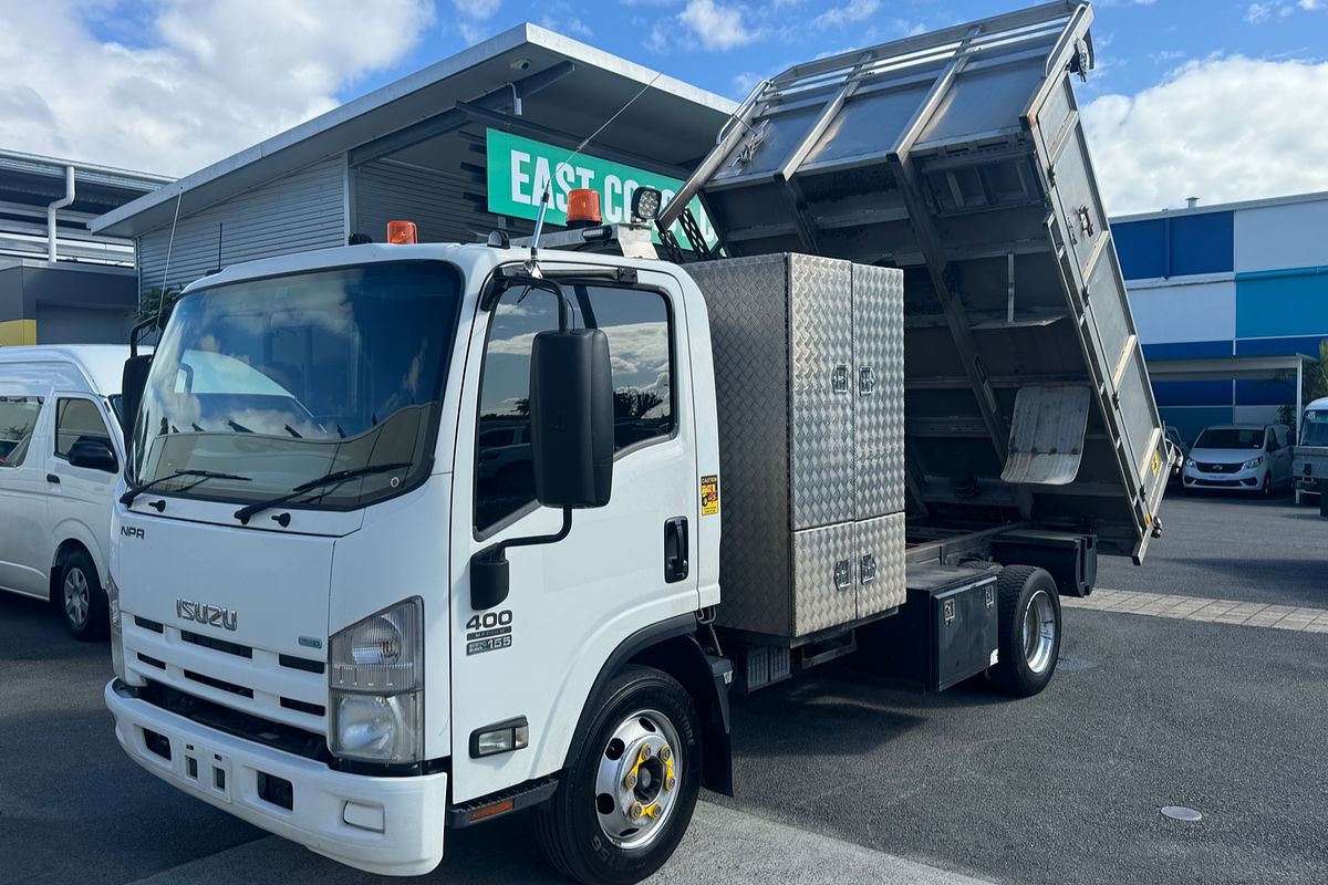 2013 Isuzu NPR 400 MEDIUM TIPPER