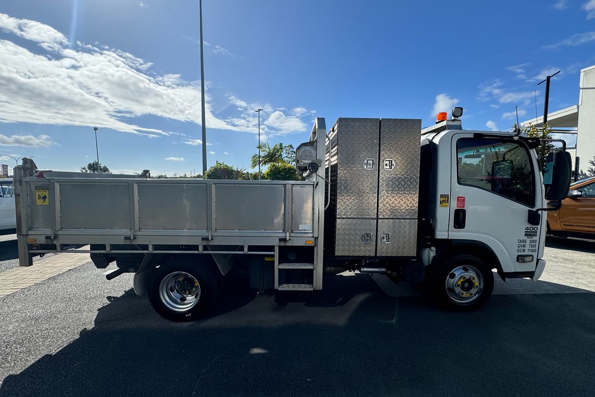 2013 Isuzu NPR 400 MEDIUM TIPPER