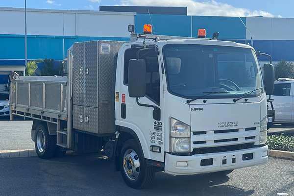 2013 Isuzu NPR 400 MEDIUM TIPPER
