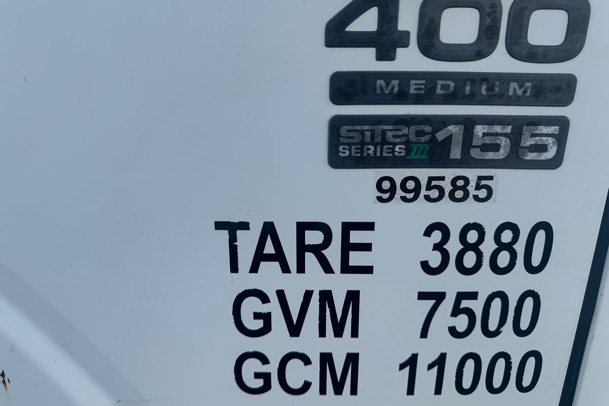 2013 Isuzu NPR 400 MEDIUM TIPPER