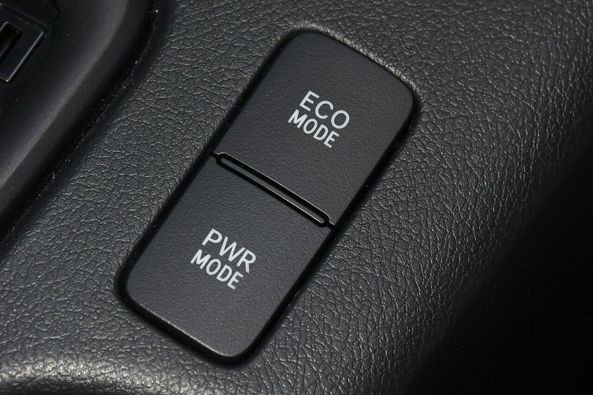 2018 Toyota Hilux SR GUN126R 4X4