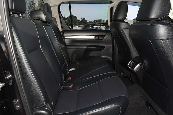 2021 Toyota Hilux SR5 GUN126R 4X4