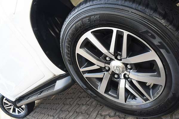 2020 Toyota Hilux SR5 GUN126R 4X4