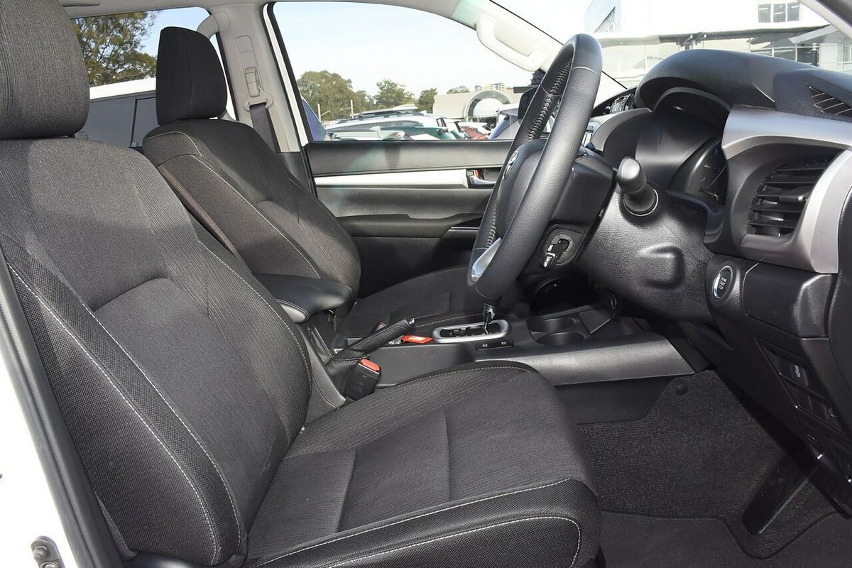 2020 Toyota Hilux SR5 GUN126R 4X4