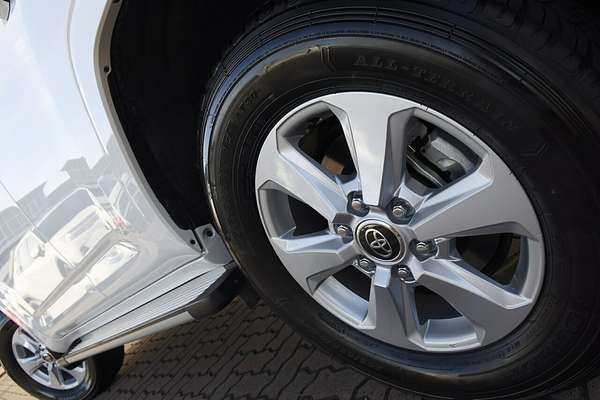2022 Toyota Landcruiser GXL FJA300R