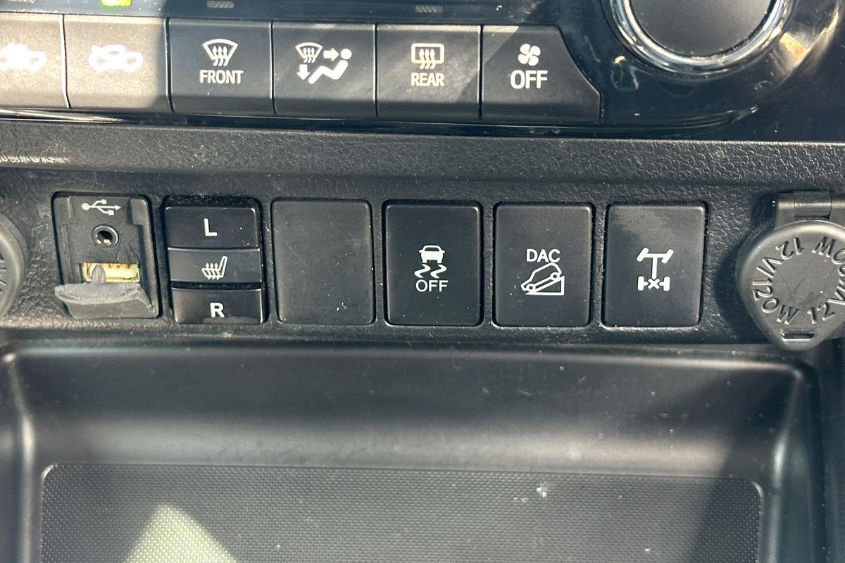 2020 Toyota Hilux SR5 GUN126R 4X4