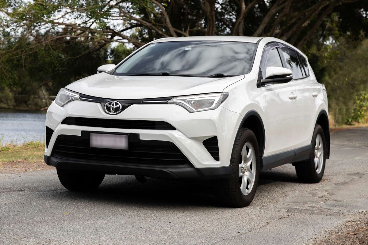 2017 Toyota RAV4 GX ASA44R
