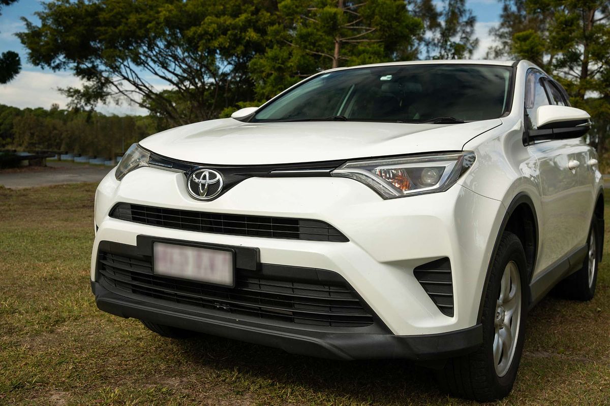 2017 Toyota RAV4 GX ASA44R