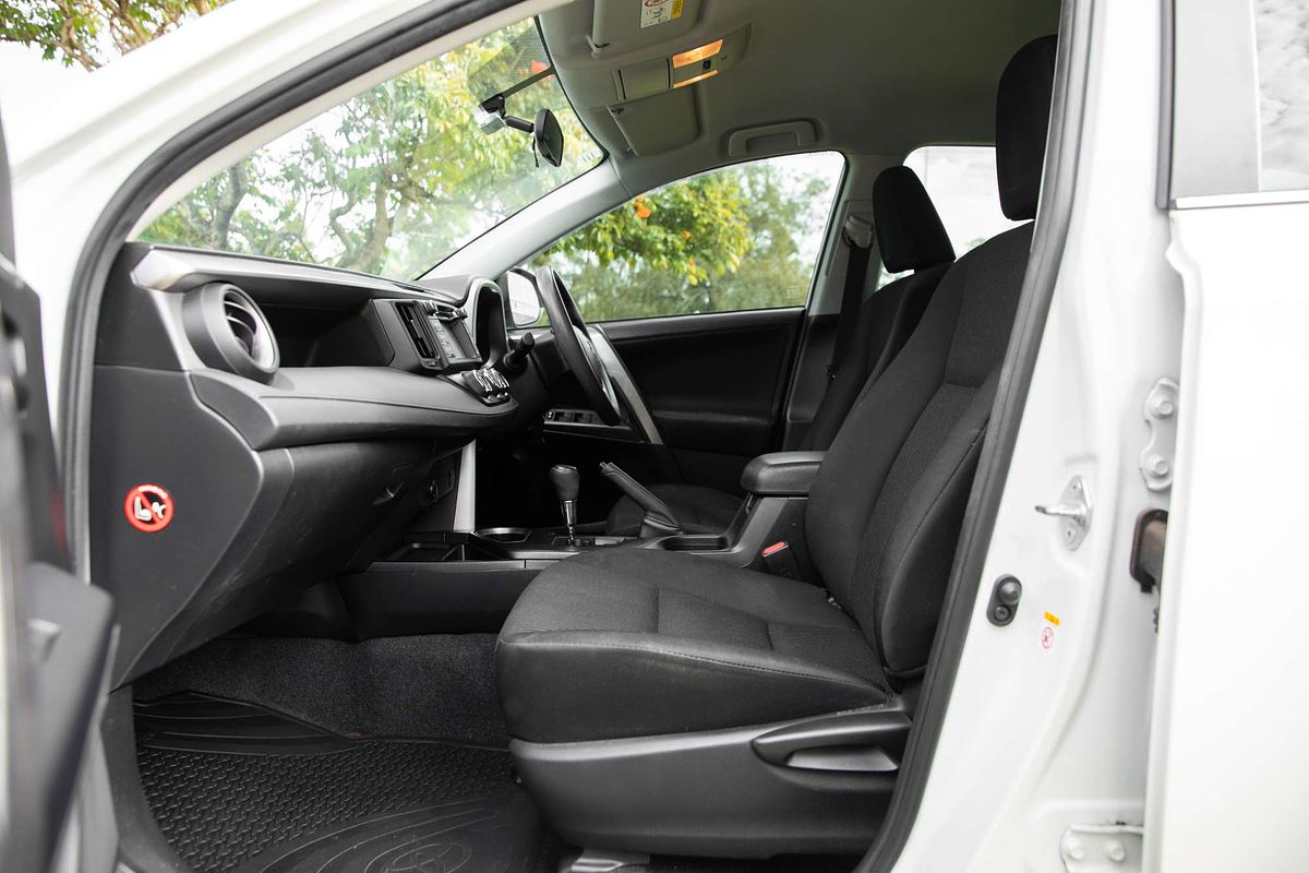 2017 Toyota RAV4 GX ASA44R