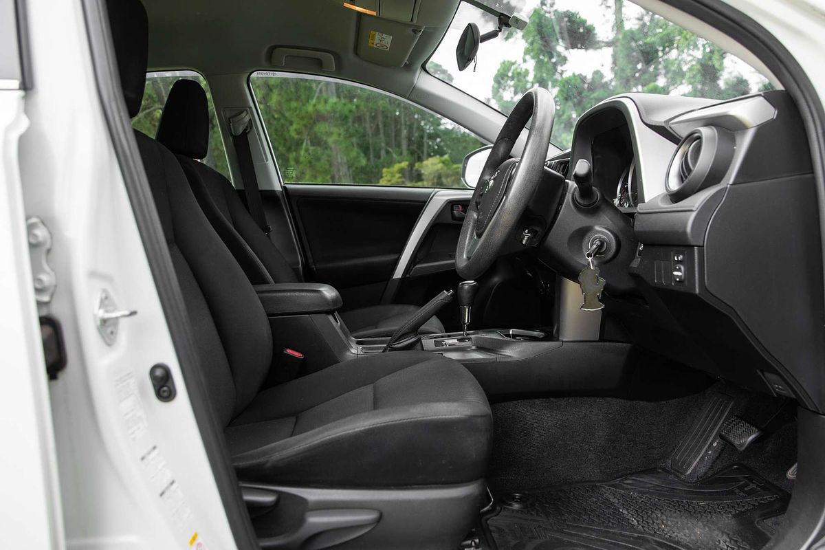 2017 Toyota RAV4 GX ASA44R