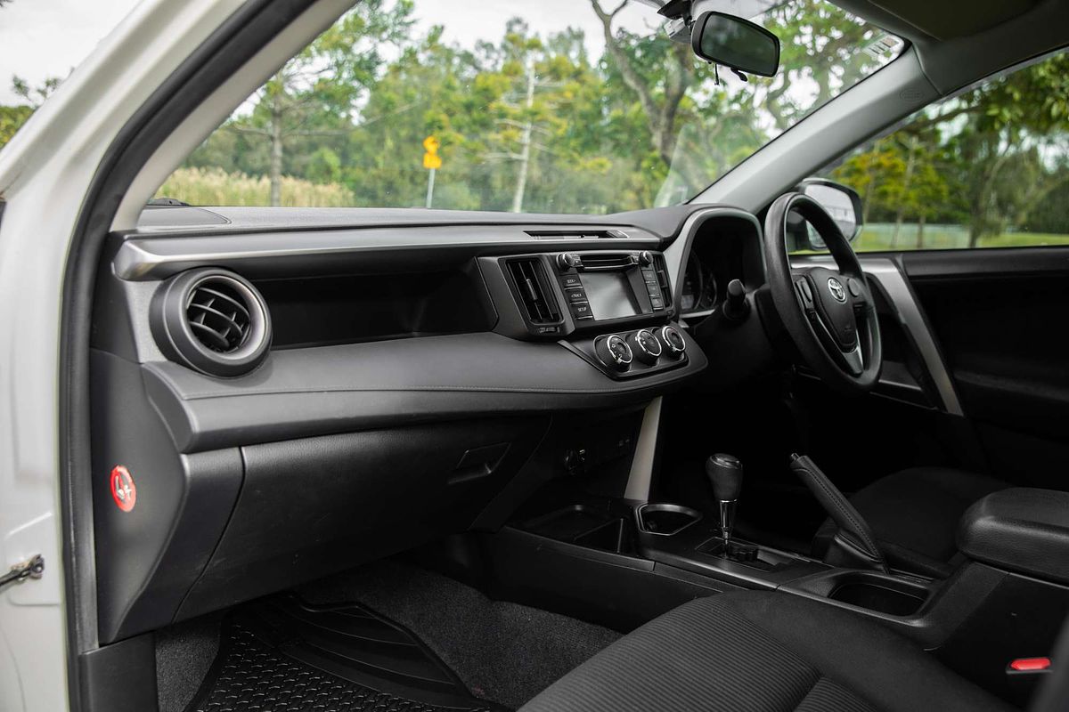 2017 Toyota RAV4 GX ASA44R