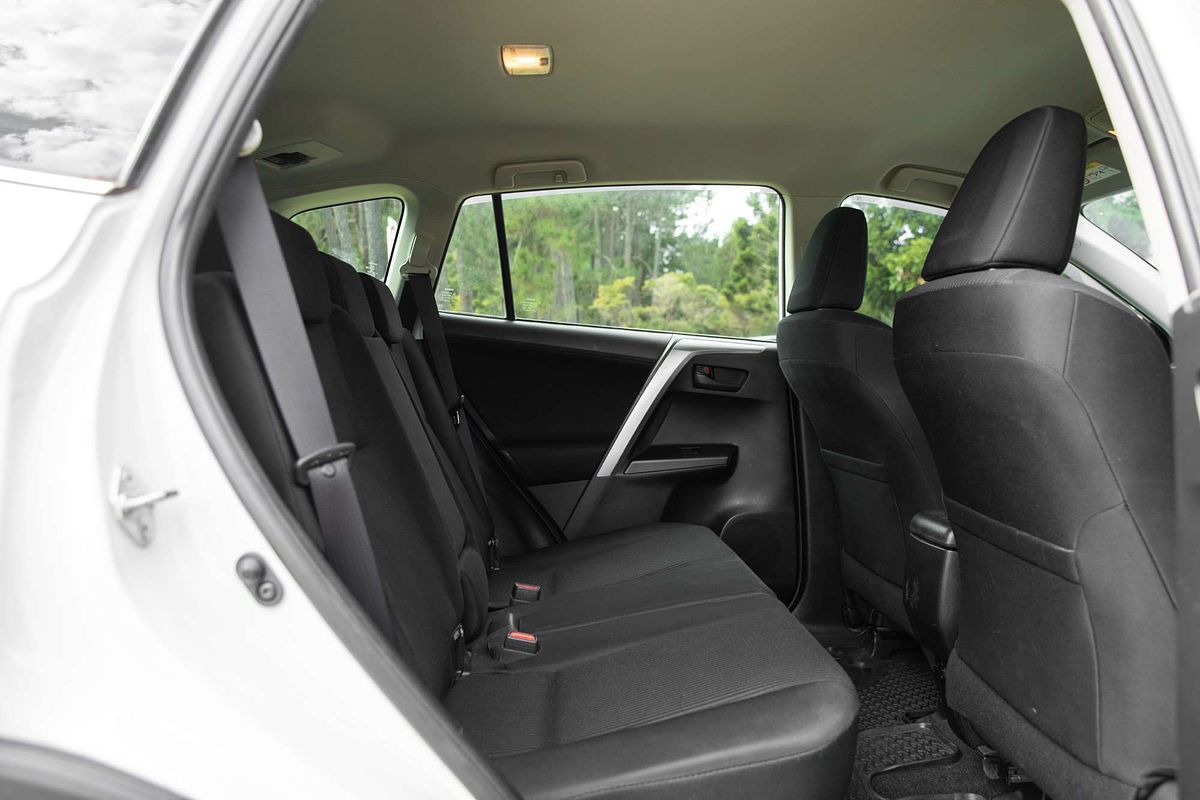 2017 Toyota RAV4 GX ASA44R