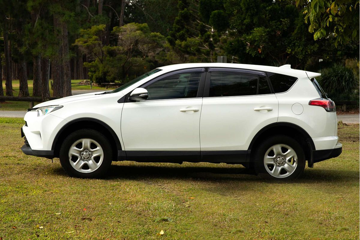 2017 Toyota RAV4 GX ASA44R