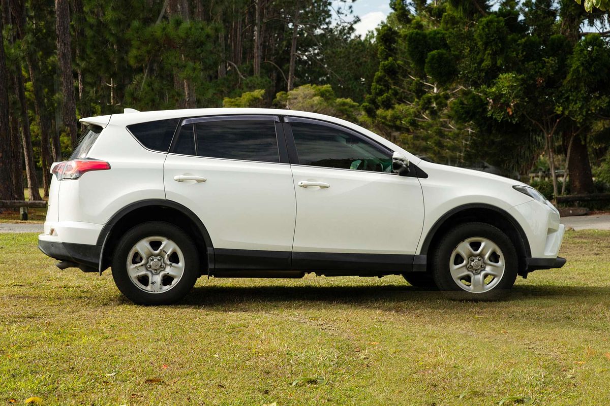 2017 Toyota RAV4 GX ASA44R