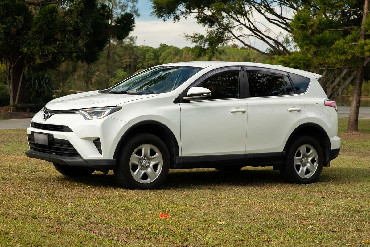 2017 Toyota RAV4 GX ASA44R