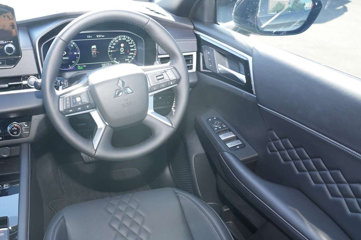 2025 Mitsubishi Outlander PHEV GSR ZM