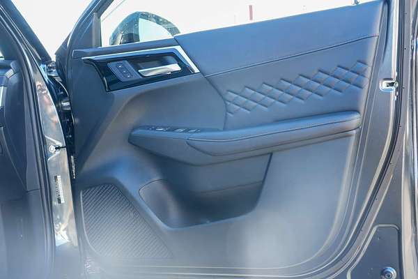 2025 Mitsubishi Outlander PHEV GSR ZM