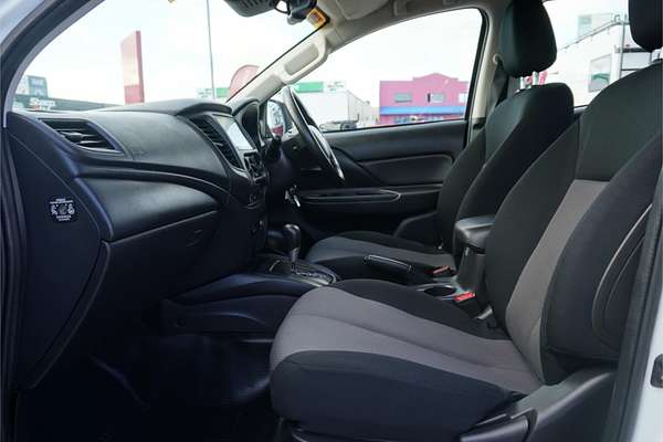 2022 Mitsubishi Triton GLX MR 4X4
