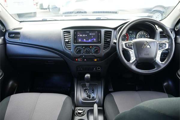 2022 Mitsubishi Triton GLX MR 4X4