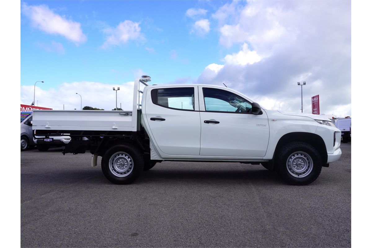 2022 Mitsubishi Triton GLX MR 4X4