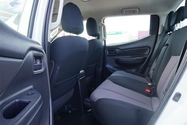 2022 Mitsubishi Triton GLX MR 4X4