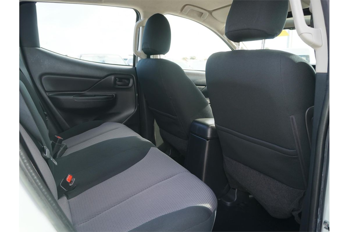 2022 Mitsubishi Triton GLX MR 4X4