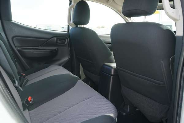 2022 Mitsubishi Triton GLX MR 4X4