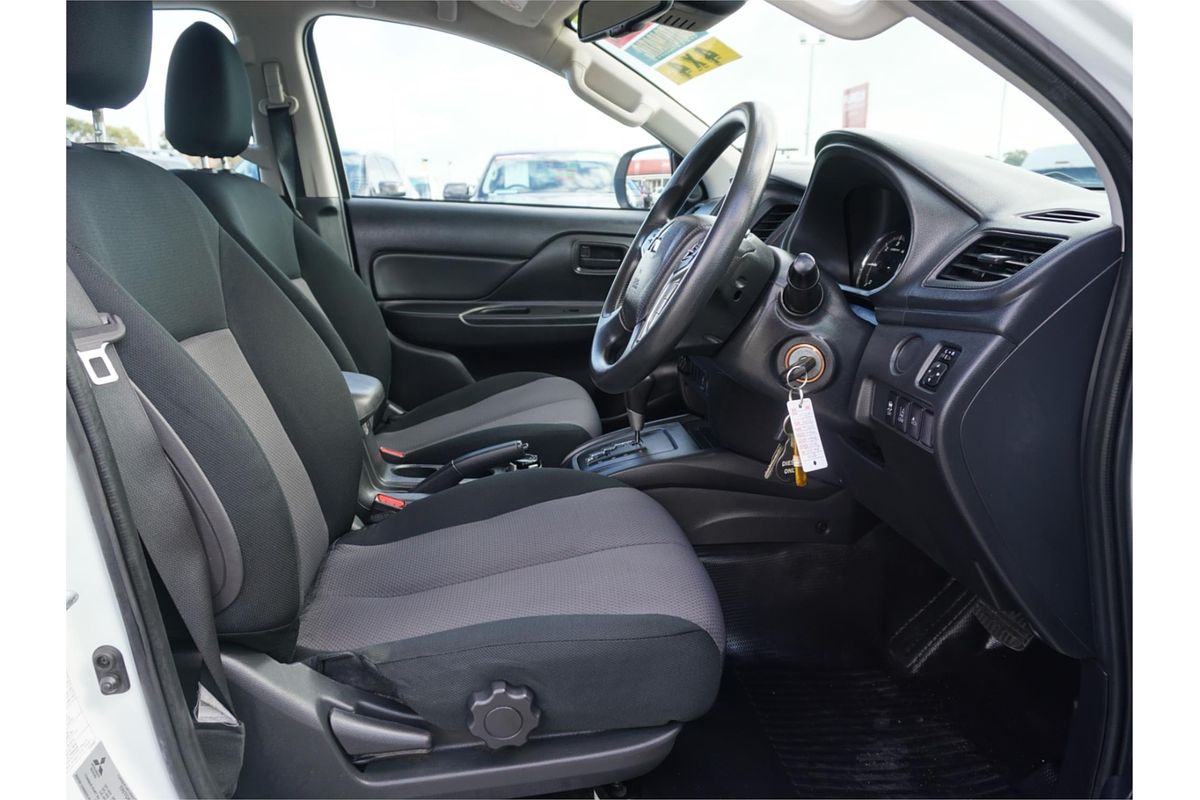 2022 Mitsubishi Triton GLX MR 4X4