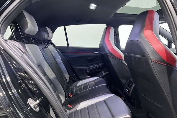 2024 Volkswagen Golf GTI 8