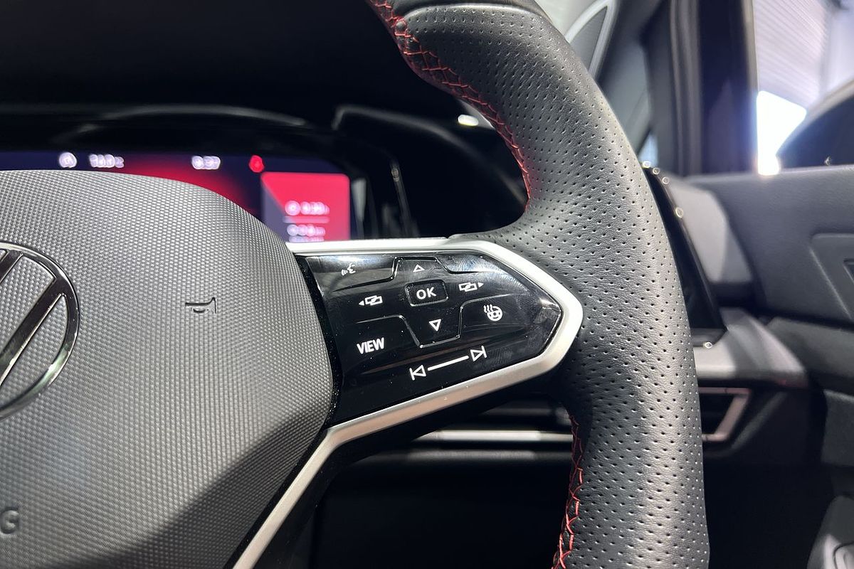 2024 Volkswagen Golf GTI 8