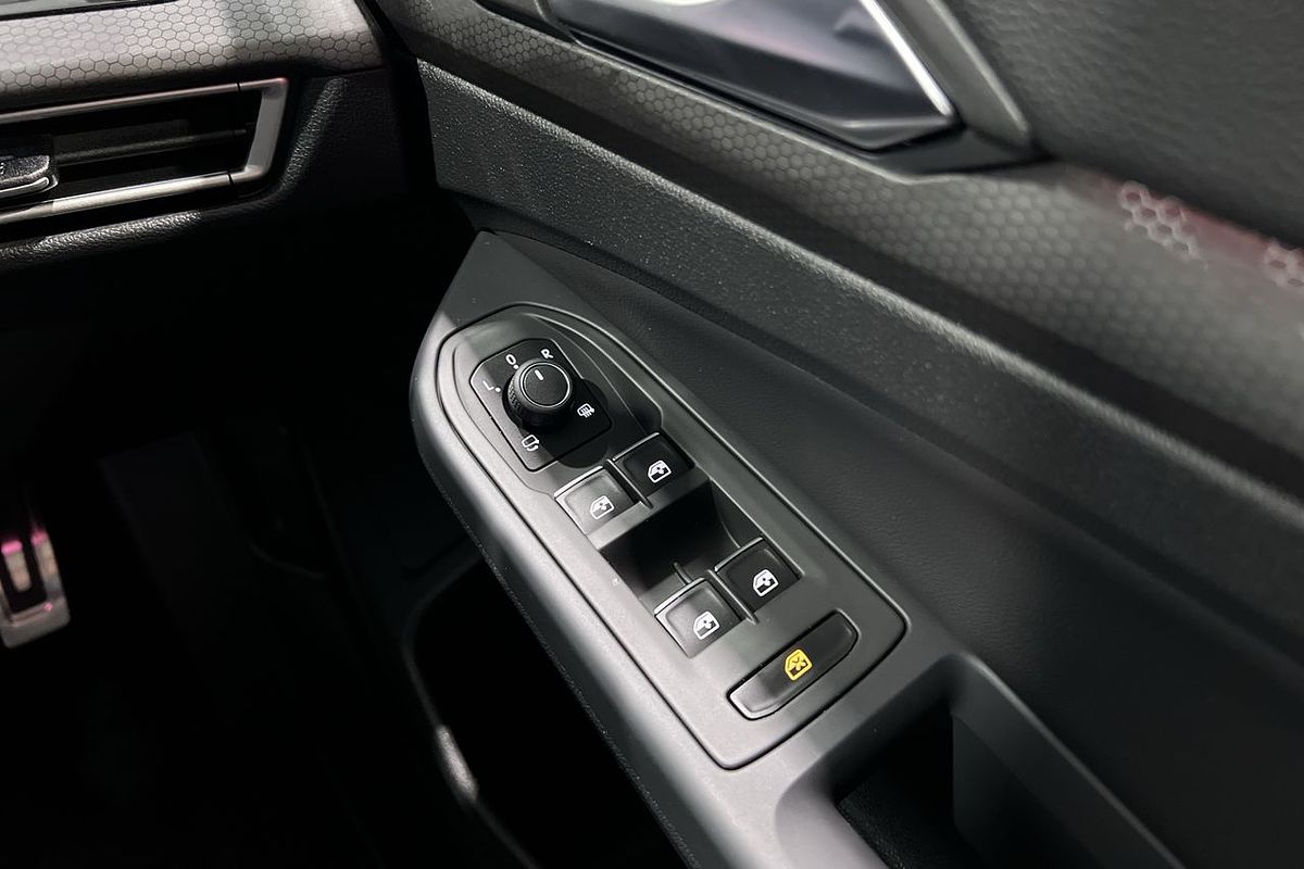 2024 Volkswagen Golf GTI 8